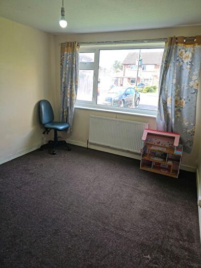 2 Bedroom Maisonette To Rent In Hazeltree Croft, Birmingham, B27