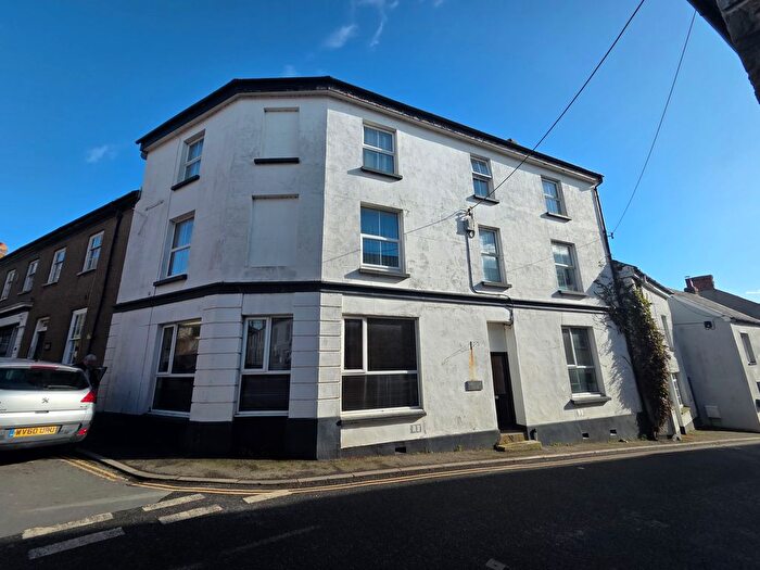 2 Bedroom Flat To Rent In Fore Street, Bude, EX23