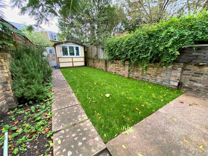 2 Bedroom Apartment To Rent In Stamford Road, London, N1