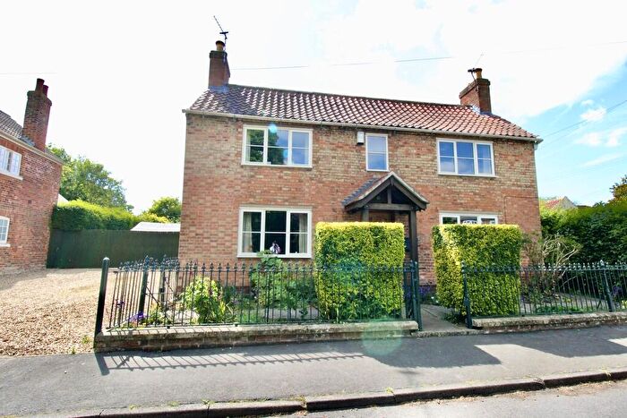 3 Bedroom Detached House For Sale In Sturton Road, Stow, LN1