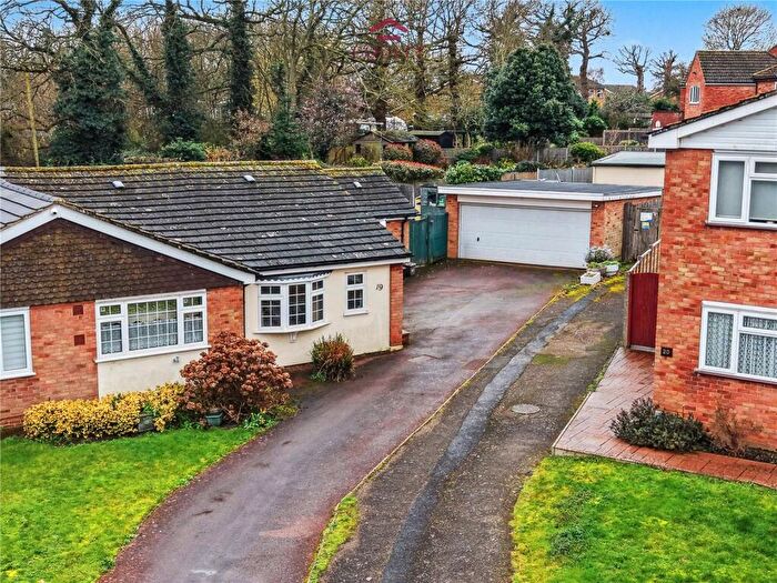 3 Bedroom Bungalow For Sale In Pollards Close, Goffs Oak, Waltham Cross, Hertfordshire, EN7