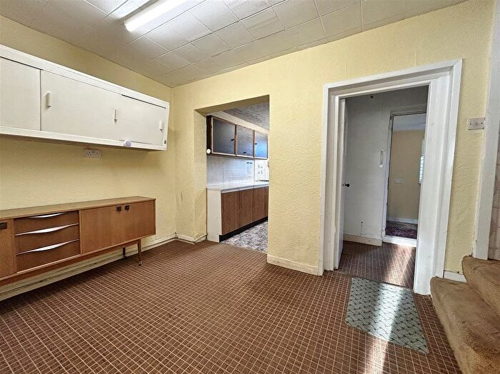 2 Bedroom Semi-Detached House For Sale In Sand Lane, Osgodby, Selby, YO8