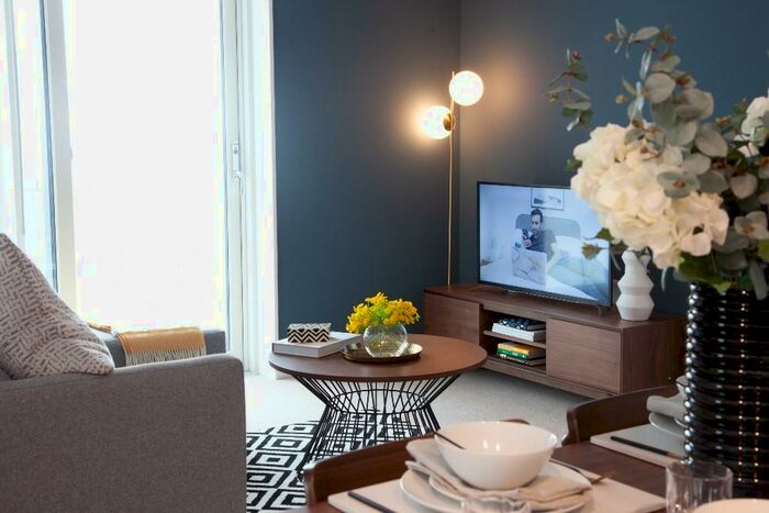 2 Bedroom Apartment To Rent In Bradshaw House, Salford, M3