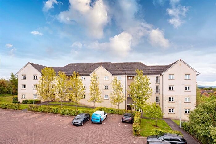 2 Bedroom Flat For Sale In Plover Crescent, Dunfermline, KY11