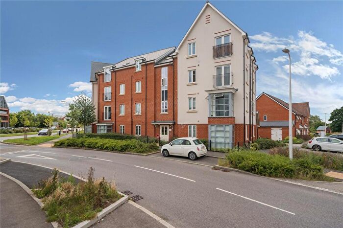2 Bedroom Apartment To Rent In Whitlock Avenue, Wokingham, Berkshire, RG40