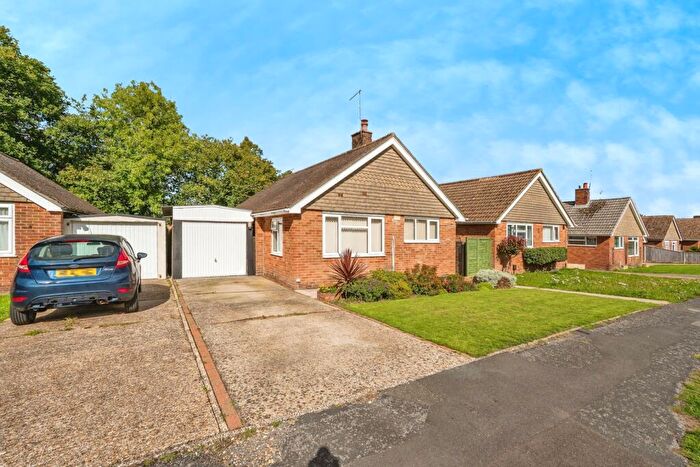 2 Bedroom Bungalow For Sale In The Mead, Hythe, Southampton, Hampshire, SO45