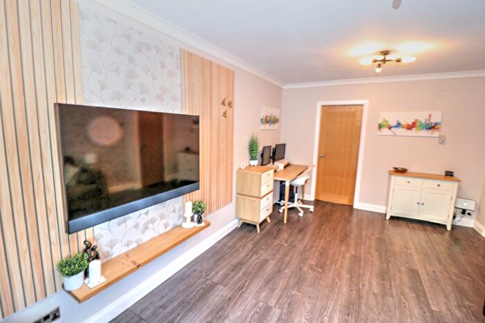 2 Bedroom Flat For Sale In Derby Road, Urmston, M41