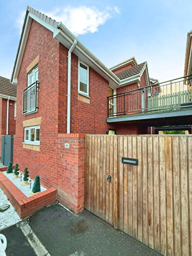 1 Bedroom Town House For Sale In Ladybower Way, Kingswood, Hull, HU7
