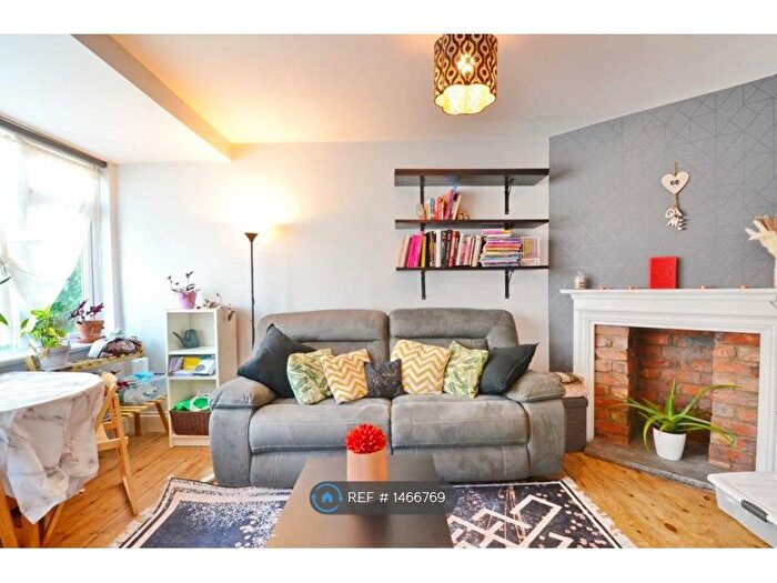 2 Bedroom Flat To Rent In Whitchurch, Bristol, BS14