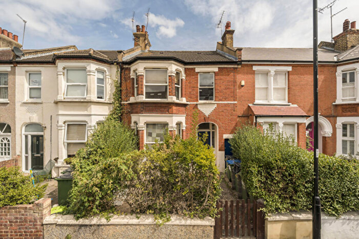 2 Bedroom Flat For Sale In Heathwood Gardens, Charlton, London, SE7