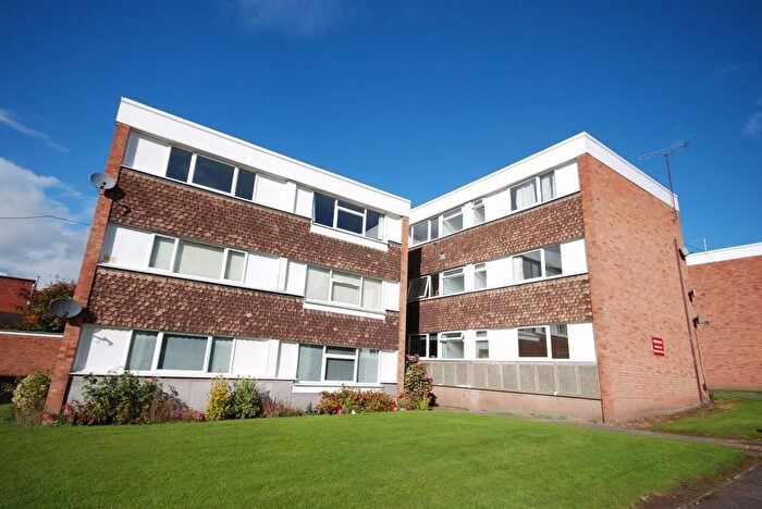 2 Bedroom Flat To Rent In Remburn Gardens, Warwick, CV34