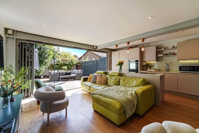 3 Bedroom Semi-Detached House For Sale In Maybury Close, Burgh Heath, Tadworth, KT20