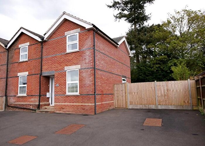 5 Bedroom Semi-Detached House To Rent In Wentworth Drive, Broadstone, BH18