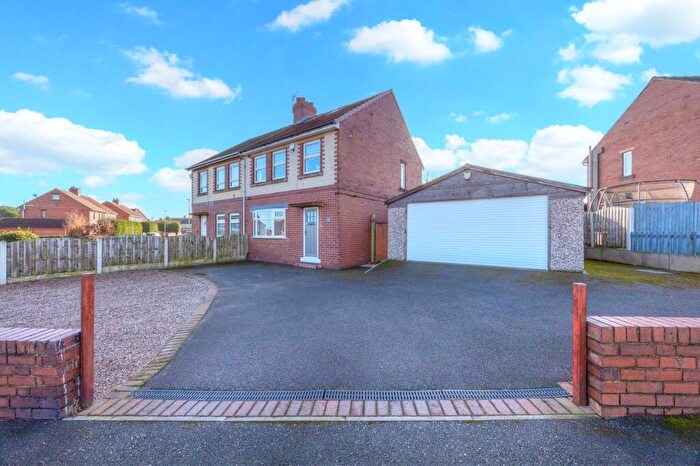 3 Bedroom Semi-Detached House For Sale In Burrows Grove, Wombwell, Barnsley, S73