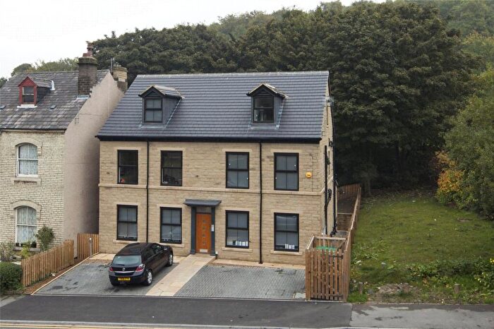 1 Bedroom Apartment To Rent In Newsome Road, Huddersfield, HD4