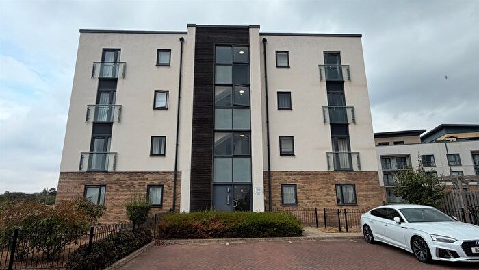 2 Bedroom Flat For Sale In Hammonds Drive, Peterborough, PE1