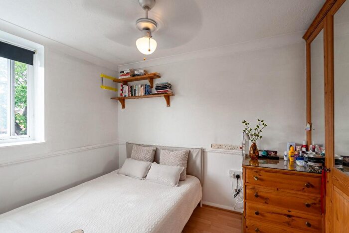 1 Bedroom Terraced House For Sale In Lilleshall Road, Morden, SM4