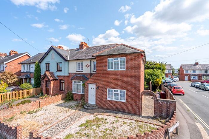 6 Bedroom End Of Terrace House For Sale In St. James Road, Chichester, PO19