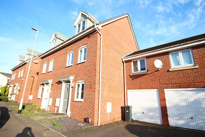 4 Bedroom Semi Detached House To Rent In Saw Mill Way, Staffordshire, Burton Upon Trent, DE14