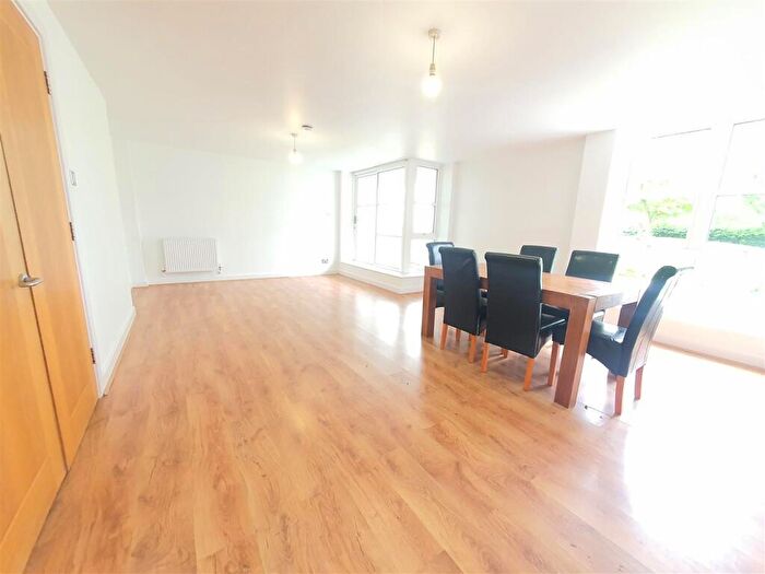 2 Bedroom Apartment To Rent In Barrier Point Road, London, E16