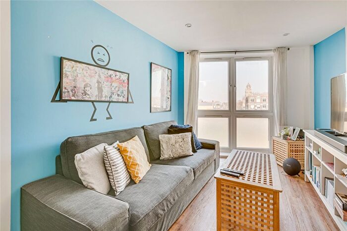 2 Bedroom Flat To Rent In Point One Apartments, Ramsgate Street, E8