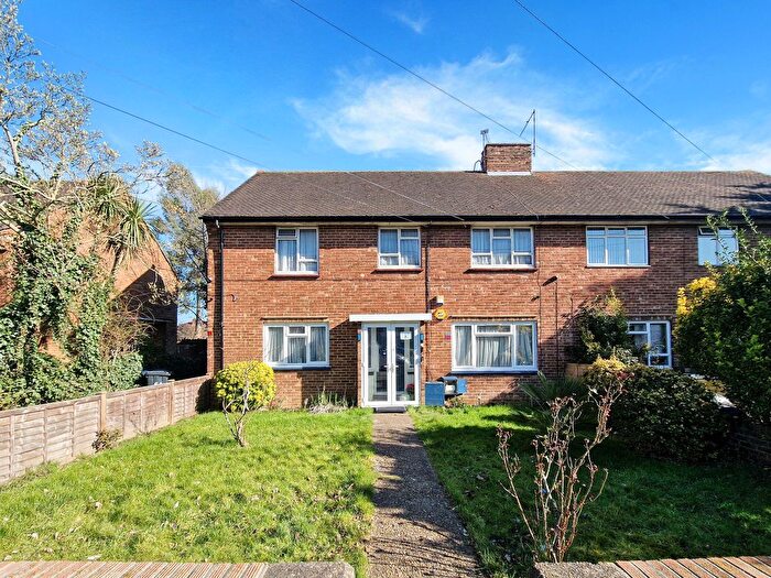 2 Bedroom Maisonette For Sale In Marnham Crescent, Greenford, UB6