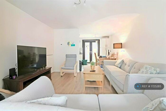 3 Bedroom End Of Terrace House To Rent In Conifer Gardens, Sutton, SM1