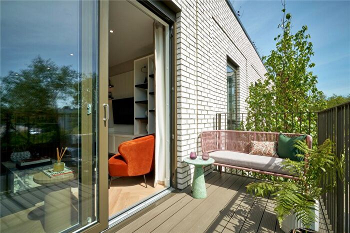 2 Bedroom Flat For Sale In Lindley House, Hendon, NW9