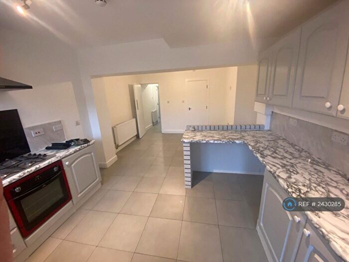 4 Bedroom Terraced House To Rent In Bentinck Street, Hucknall, Nottingham, NG15