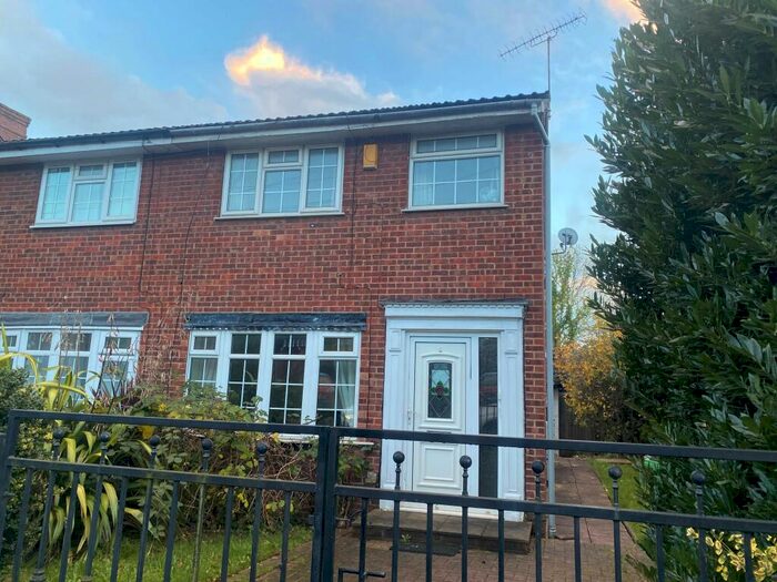 3 Bedroom House To Rent In Abbey Avenue, Leeds, LS5