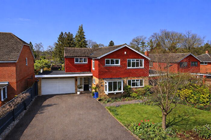 5 Bedroom Detached House For Sale In Armand Close, Watford, Hertfordshire, WD17