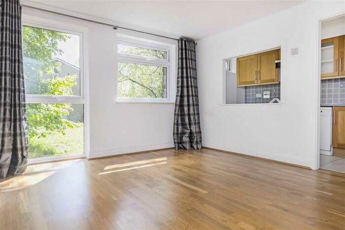 1 Bedroom Flat To Rent In Harrowdene Gardens, Teddington, TW11