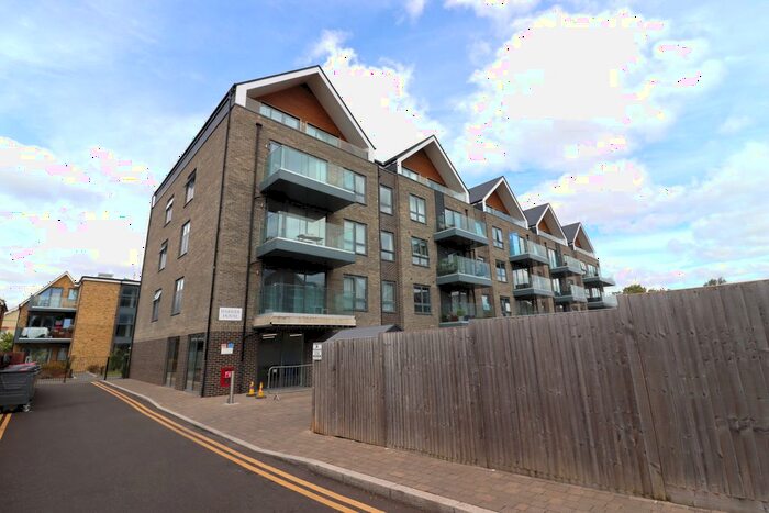 2 Bedroom Flat To Rent In Antoinette Close, Kingston Upon Thames, KT1