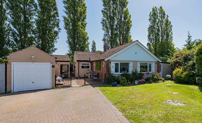 4 Bedroom Detached Bungalow For Sale In Willow Way, Martham, NR29