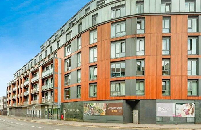 2 Bedroom Flat To Rent In Nobel House, Queensway, Redhill, RH1