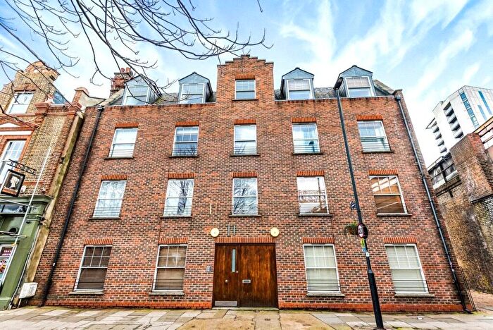 Apartment To Rent In Black Prince Road, London, SE11