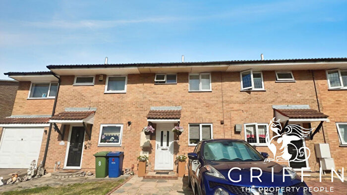 2 Bedroom End Of Terrace House To Rent In Medick Court, Grays, RM17