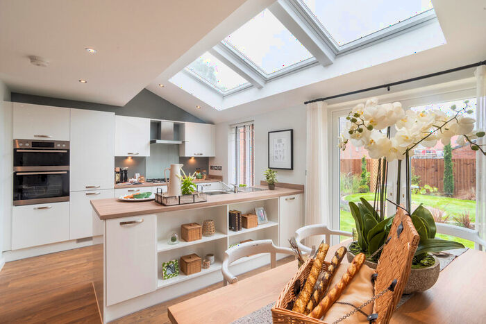 3 Bedroom Semi Detached House For Sale In Barrowby Road, Grantham, Lincolnshire, NG31