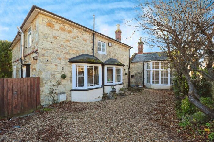 5 Bedroom Detached House To Rent In East Cliff Road, Shanklin, PO37