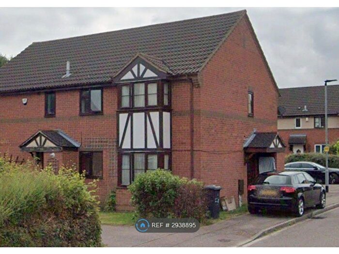 2 Bedroom Terraced House To Rent In Poppyfields, Bedford, MK41