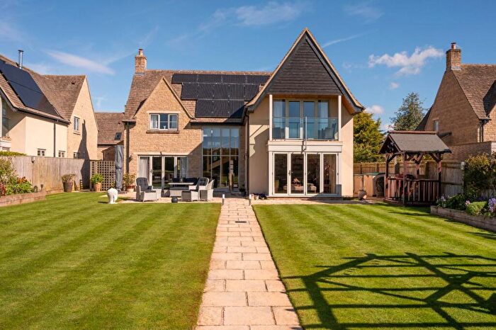 5 Bedroom Detached House For Sale In Long Hanborough, Nr. Witney, OX29
