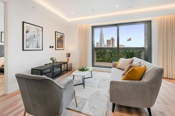 2 Bedroom Flat To Rent In Brigade Mews, London, SE1