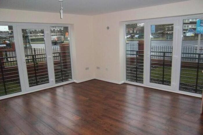 2 Bedroom Flat To Rent In Wednesfield Road, Wolverhampton, WV10