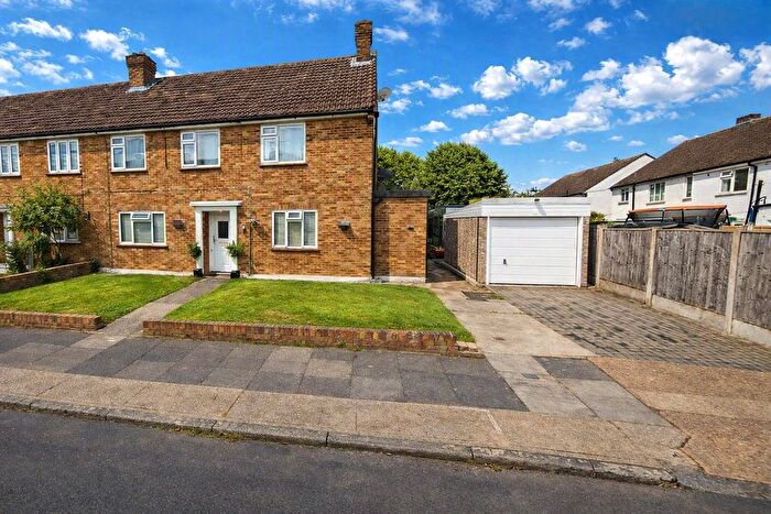 2 Bedroom End Terrace House For Sale In Ambleside Avenue, Hornchurch, RM12