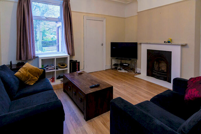 5 Bedroom House To Rent In Grove Gardens, Leeds, LS6