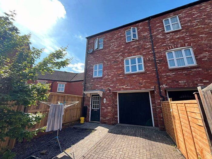 4 Bedroom End Of Terrace House To Rent In Perfect For Sharers - Star Avenue, Bristol, BS34