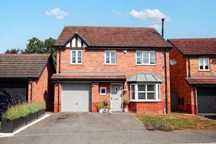 4 Bedroom Detached House For Sale In Clarence Drive, Cuddington, CW8