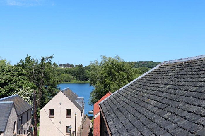 3 Bedroom Duplex To Rent In High Street, Linlithgow, EH49