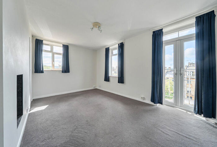 1 Bedroom Apartment For Sale In Bath, Somerset, BA1