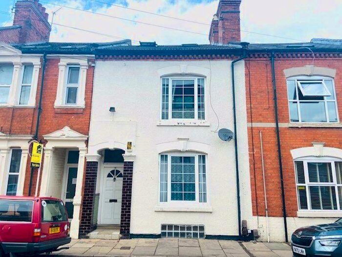 1 Bedroom Ground Flat To Rent In Colwyn Road, Northampton, NN1